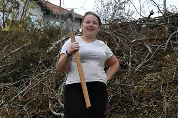 SKANDAL! Službenica opštine Petrovac na Mlavi prebila bolesnog dedu svog muža: Izbačena je iz kuće na 30 dana! FOTO