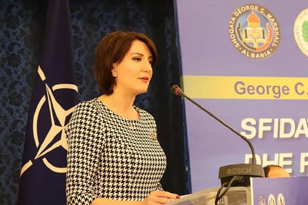 NAJMOĆNIJA ŽENA KOSOVA NAPALA ANU BRNABIĆ! Postavila je FOTOGRAFIJU i poslala jasnu poruku premijerki Srbije