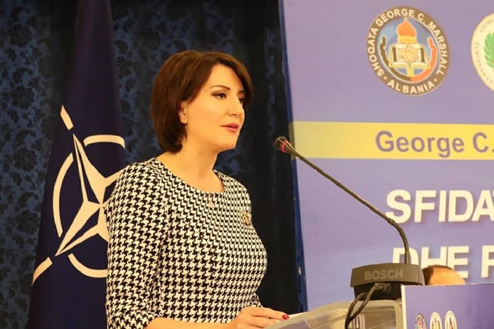 NAJMOĆNIJA ŽENA KOSOVA NAPALA ANU BRNABIĆ! Postavila je FOTOGRAFIJU i poslala jasnu poruku premijerki Srbije
