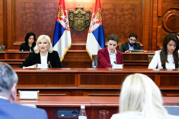 VUČIĆ I ANA OHLADILI SRPSKE MINISTRE! Rekli su im OVU REČENICU posle koje je u NEMANJINOJ zavladala DRAMA