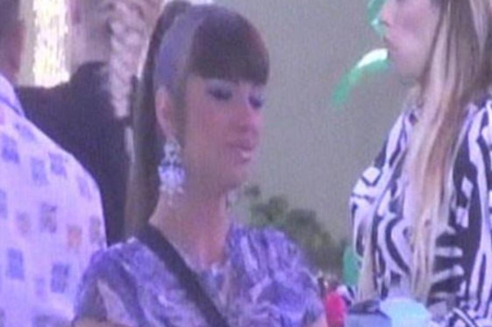 NAJVEĆI INCIDENT U ISTORIJI ZADRUGE, MILJANA UNAKAZILA LICE MATOROJ! Skandal na žurci u Šimanovcima! (VIDEO)