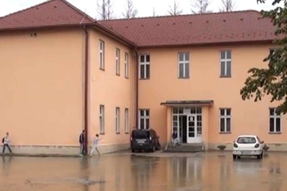 PROFESORE U ARILJSKOJ ŠKOLI PRISLUŠKUJU?! Pustili smo SNIMAK sa USB i čuli ceo naš razgovor!