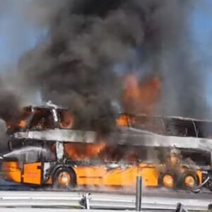 AUTOBUS SA SKORO 50 PUTNIKA SE ZAPALIO NA AUTO-PUTU: Užas kod komšija!