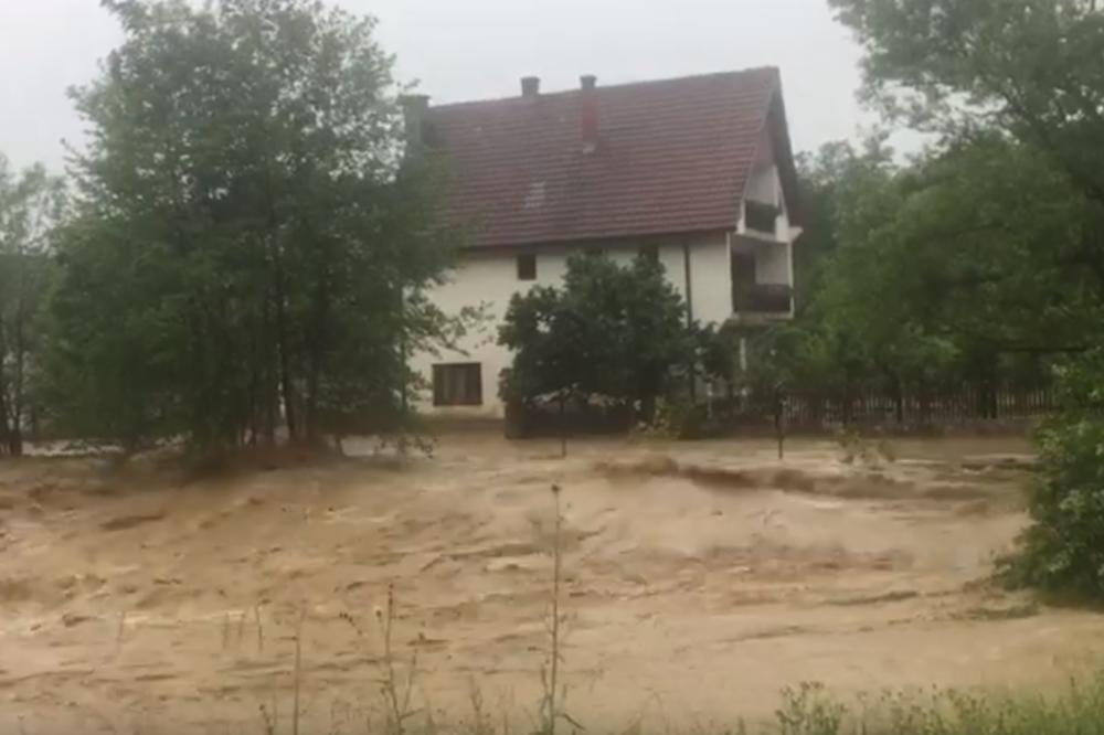 U LUČANIMA JE UŽAS! Sela su pod vodom, kritično je, A NISU USPELI SVE LJUDE DA EVAKUIŠU! (VIDEO)