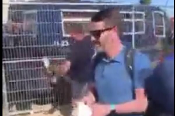 PIJANI ENGLEZ SE ZALETEO NA POLICIJU PRED FINALE LŠ: Došla je konjica - odmah je poželeo da nije izlazio iz kuće!