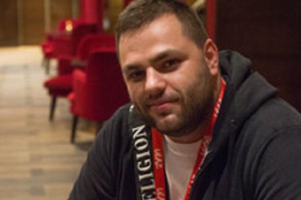 COBY IZNENADIO BEOGRADSKE MATURANTE: Upao im je na MATURSKO VEČE, svi VRIŠTALI, a on podelio KARTE!