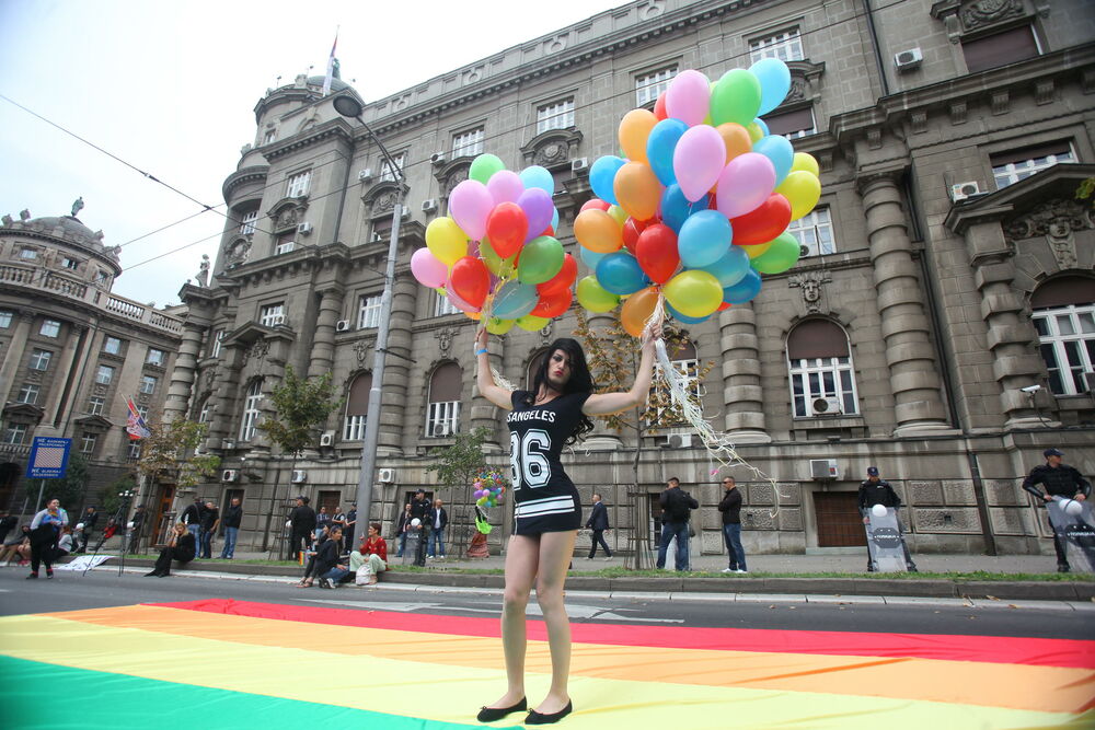 pride, Transrodna osoba