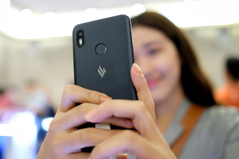 IZAŠLA U GRAD, PA JE DEČKO ČASTIO PIĆEM: Ujutru je dobila PORUKU od koje joj se prevrnuo želudac! (FOTO)