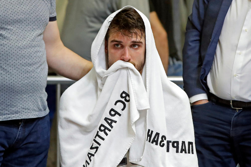 JAVIO SE DOKTOR POSLE POVREDE ZAGORCA: Samo se bojim da nije ono najgore, videćemo posle magnetne rezonance!