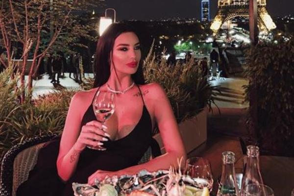 LAKŠA ZA POLA MILIONA EVRA: Ovo je pravi razlog pevačicinog odlaska u Pariz! NEĆETE VEROVATI ŠTA JE RADILA