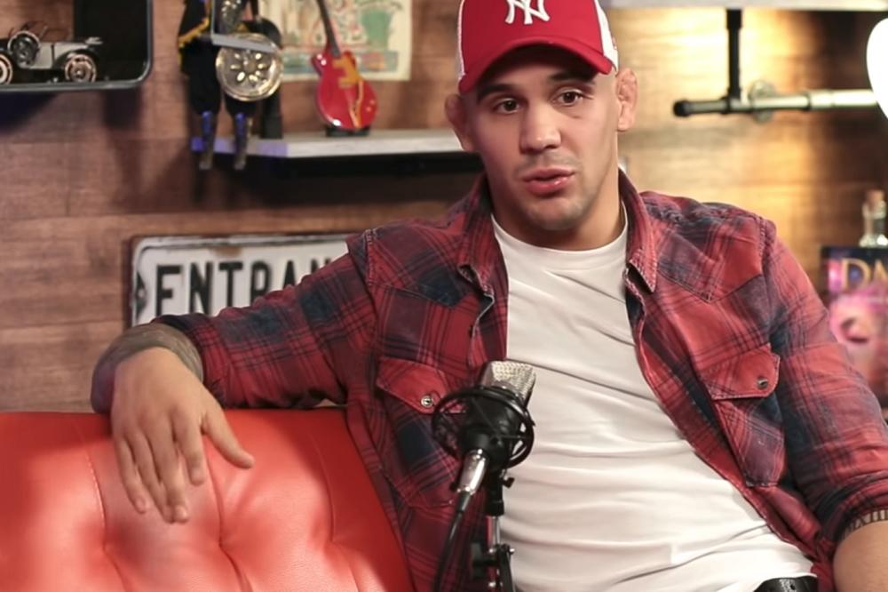 SVET PRIČA O NJEMU, DOK ON NE ZABORAVLJA ODAKLE JE: Ja sam Srbin, otac bi me prebio da nisam naučio ćirilicu!