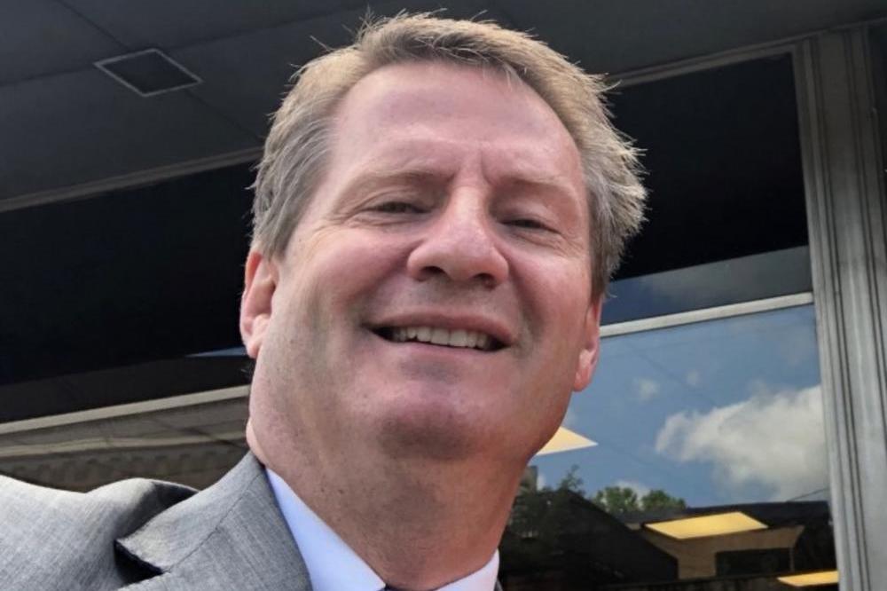 MULJAO PRLJAVIM NOVCEM, HOĆE DA JEDE ZGAŽENE ŽIVOTINJE! Sve o AMERIČKOM KONGRESMENU koji je nazvao Srbe SMEĆEM