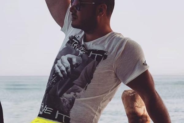 ŽENA GA PREVARILA, A ON NESTAO IZ JAVNOSTI: Pevač smršao 54 kilograma i više ne liči na sebe! (FOTO)