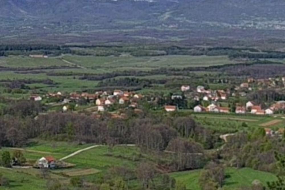 ŠOK U SRPSKOM SELU: Grom udario U CRKVENO ZVONO!