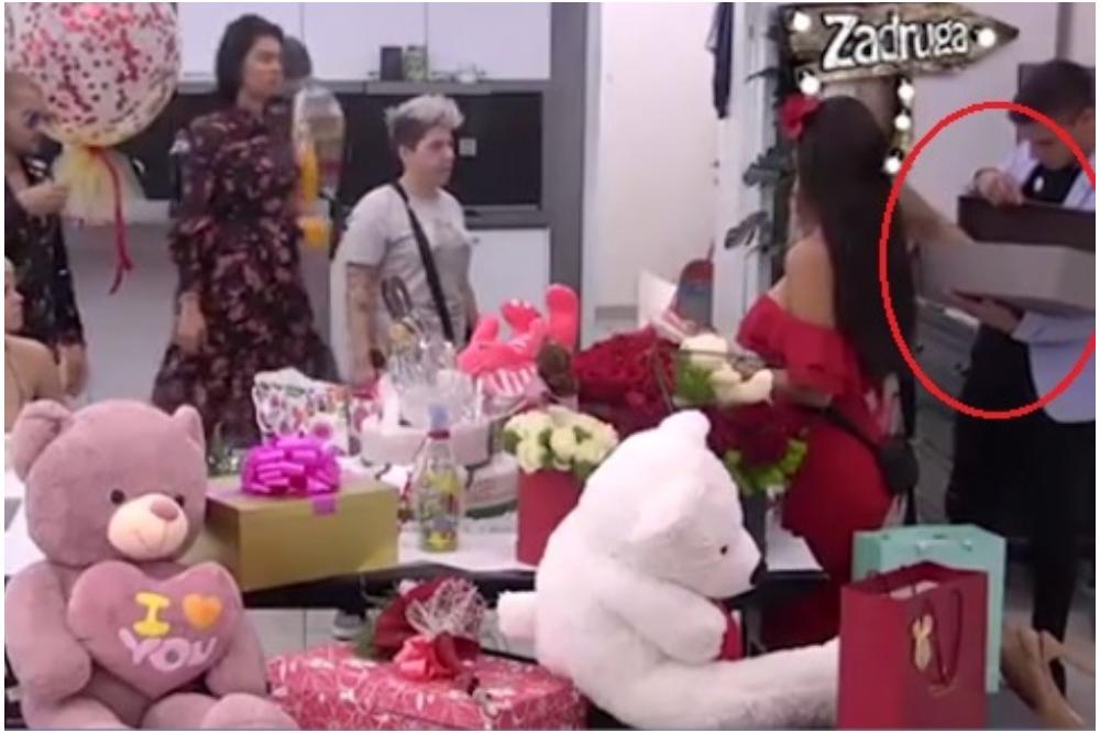 DAVID VIDEO SVE ZAJEDNIČKE FOTKE ANE I FILIPA: Svi su se plašili njegove REAKCIJE! Koraćevu oblio ZNOJ, pa pobegla!