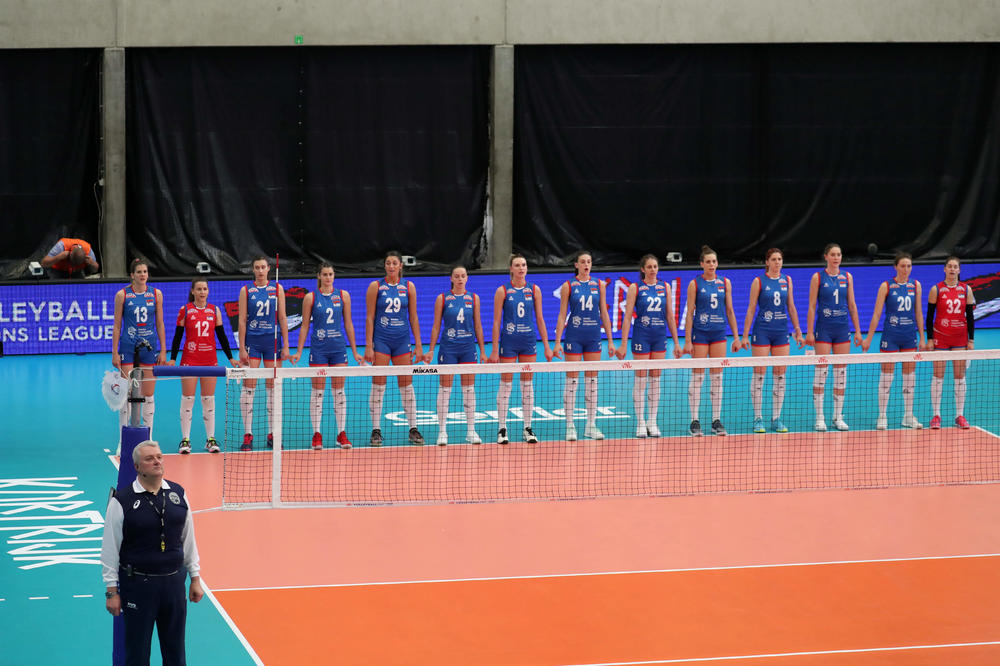 SJAJNA SRBIJA: Srpkinje zgromile Ruskinje!