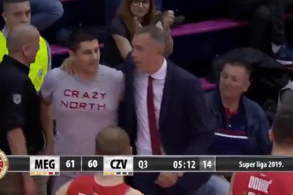 KAD NE MOŽE OBEZBEĐENJE, ONDA MORA MILAN TOMIĆ: Trener Zvezde izveo podivljalog navijača iz hale!