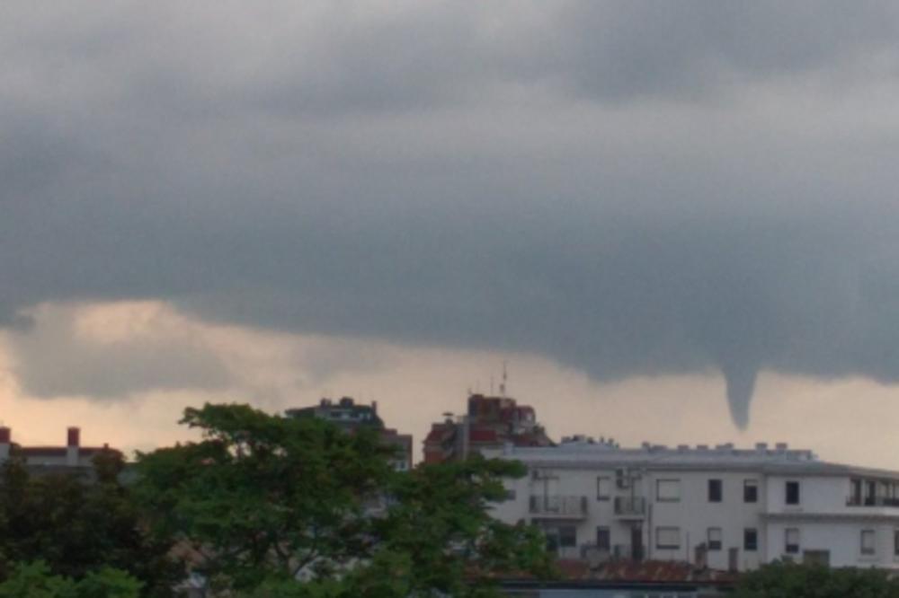 NOVOBEOGRAĐANI UGLEDALI ČUDAN PRIZOR NA NEBU: Nije tornado, a ni pijavica (FOTO)