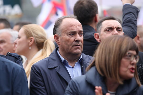 ŠARČEVIĆ IZDAO VAŽNO SAOPŠTENJE! Pročitajte šta je MINISTAR rekao o KRAŽI TESTOVA i MALOJ MATURI