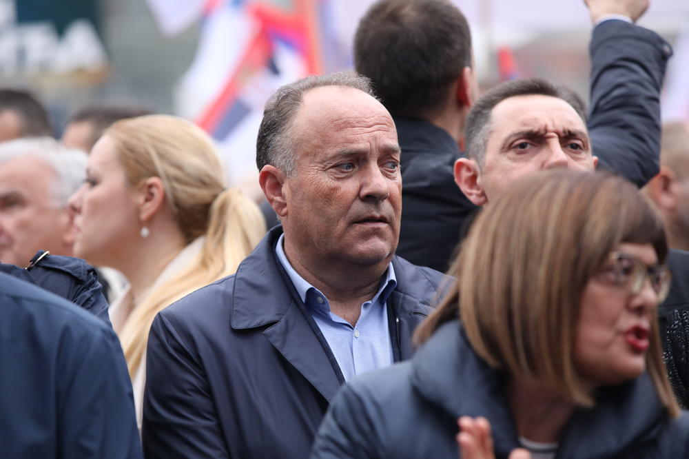 ŠARČEVIĆ IZDAO VAŽNO SAOPŠTENJE! Pročitajte šta je MINISTAR rekao o KRAŽI TESTOVA i MALOJ MATURI