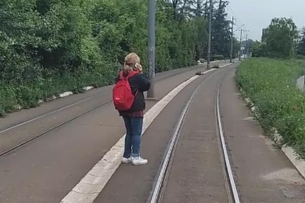 ŠTA SVIRAŠ, PRIČAM NA TELEFON?! Ova HIT scena snimljena je na Novom Beogradu (VIDEO)