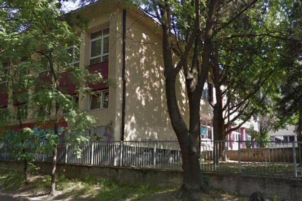 HOROR U OSNOVNOJ ŠKOLI NA KARABURMI: Maturanti pretukli POLICAJCA?!