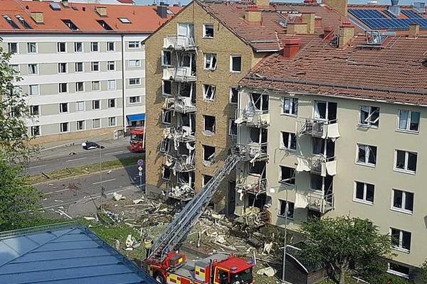 EKSPLOZIJA RAZNELA DVE ZGRADE U ŠVEDSKOJ! Prozori i terase su uništeni