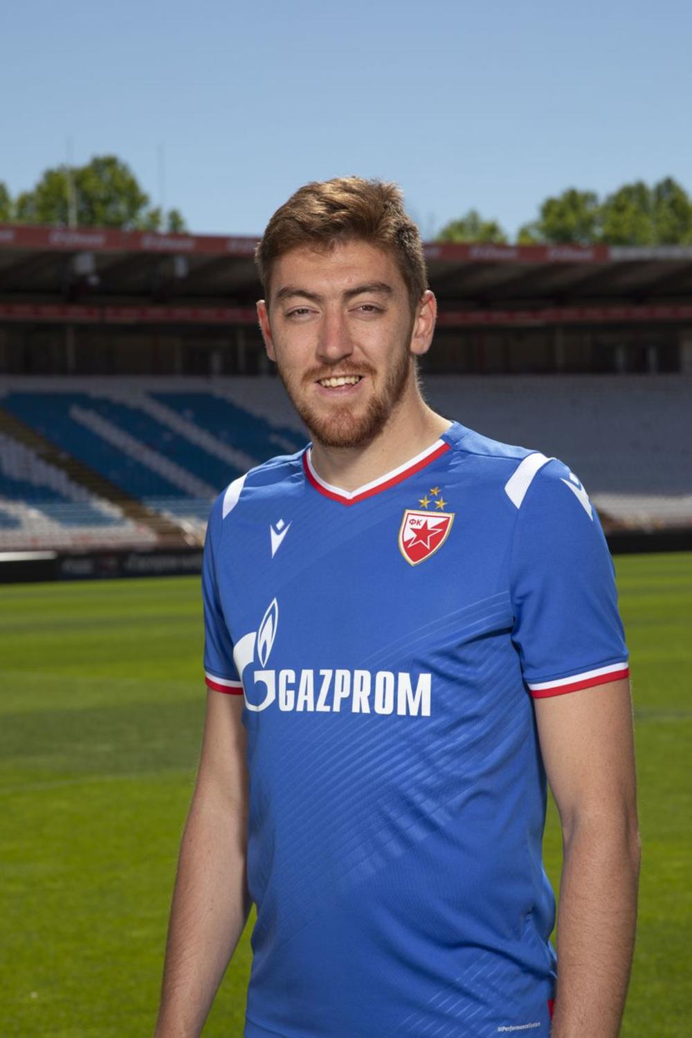 Milan Pavkov u novom rezervnom dresu Zvezde  