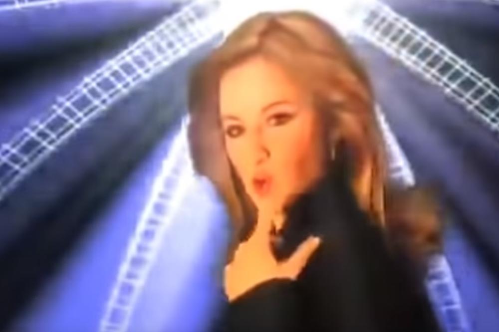 MUŽ JU JE PREVARIO S KOLEGINICOM, OSTALA JE SAMA S BOLESNIM DETETOM: Ovo je mučna sudbina naše pevačice!