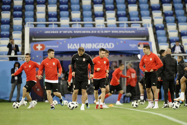 UŽAS ZA SRBIJU 2 SATA PRED POČETAK MEČA: Povreda napadača na treningu - ne igra protiv Ukrajine!