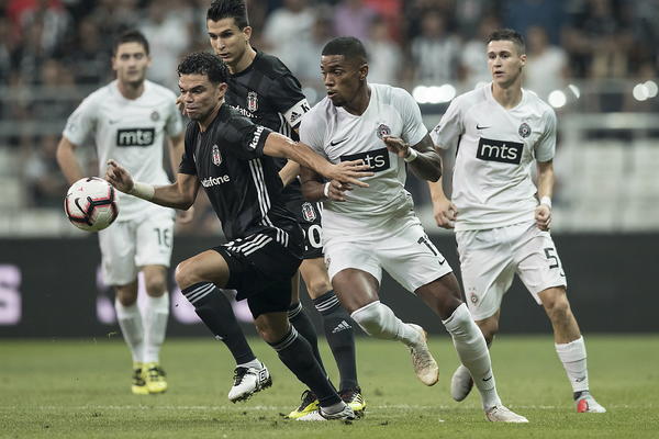 CRNO-BELI SKANDAL: Klinci od 15 godina doveli prostitutke u hotel posle utakmice, pa se igrali...