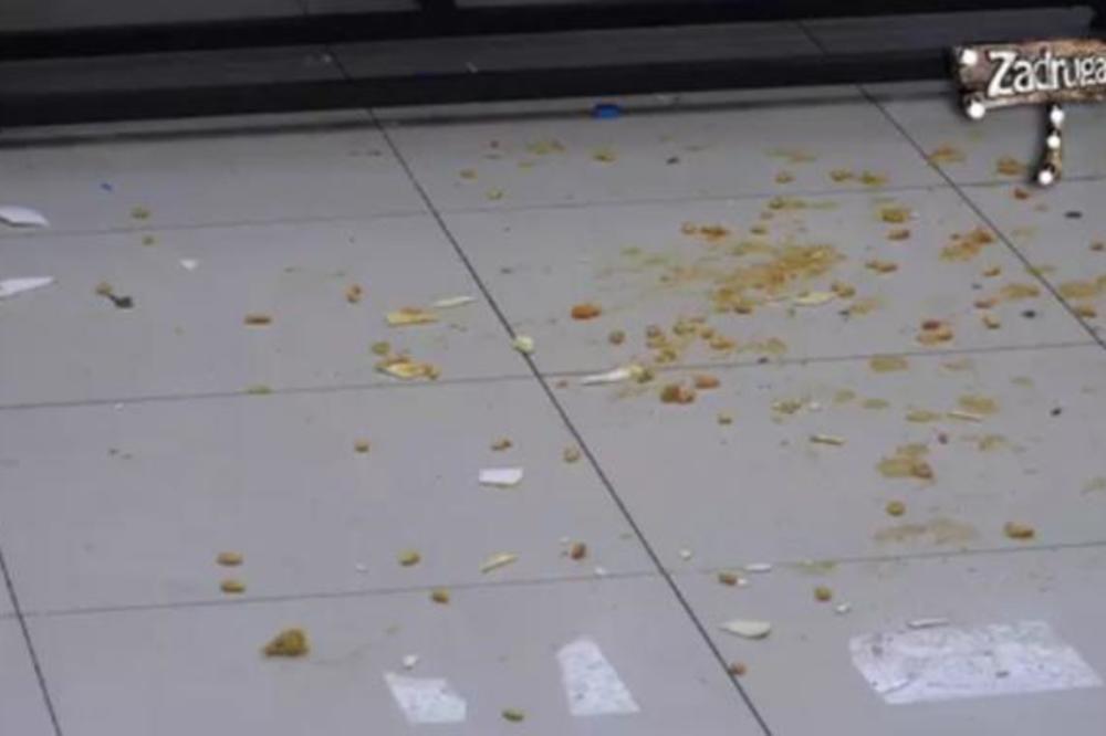 SRČA DO KOLENA, LETELI TANJIRI: Zorica skočila na Brendona da mu UNAKAZI FACU, Petrući ga PLJUNUO (VIDEO)