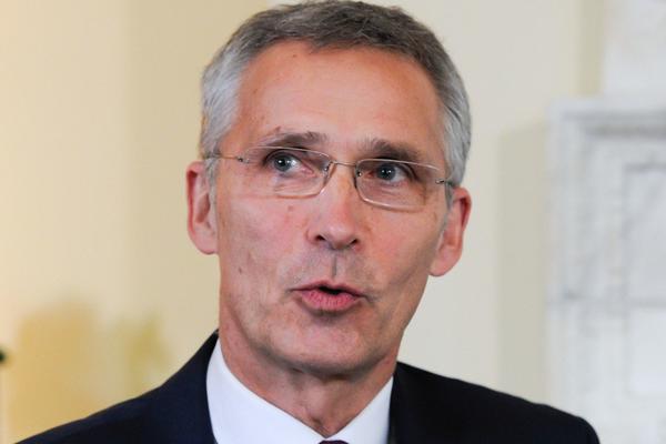 STOLTENBERG: "NATO ima širok spektar OPCIJA ako Rusija upotrebi SILU protiv Ukrajine"