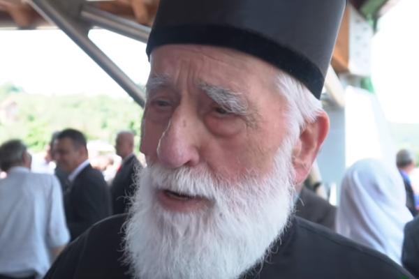 RASKOLNIK MIRAŠ DEDEIĆ VERNICIMA ŠALJE ŠOKANTNE SMS PORUKE: Usred protesta stiže im ovaj poziv! (FOTO)