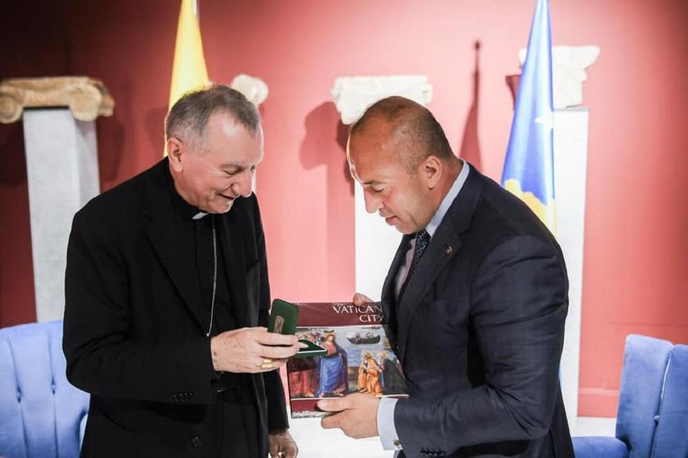 HARADINAJ SRAMNO UCENIO VATIKAN! Pokušao je da SVETU STOLICU PODMITI i okrene je protiv Srba