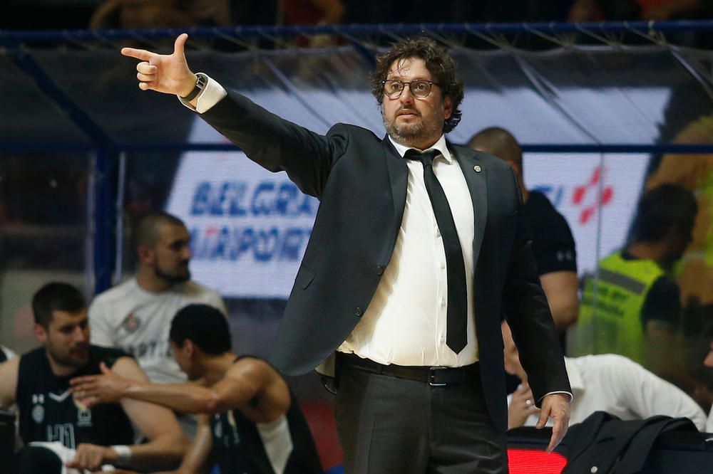 JANKOVIĆ ĆE DOBRO RAZMISLITI O FRIZURI POSLE OVOGA: Trinkijerija pitali za zdravlje, on bacio masnu šalu!