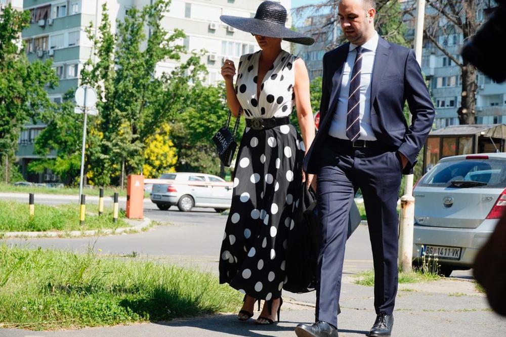 POKUŠAJ POMIRENJA JELENE I CECE PROPAO! Suđenje završeno, Jelena Karleuša morala da OSTANE U SUDU