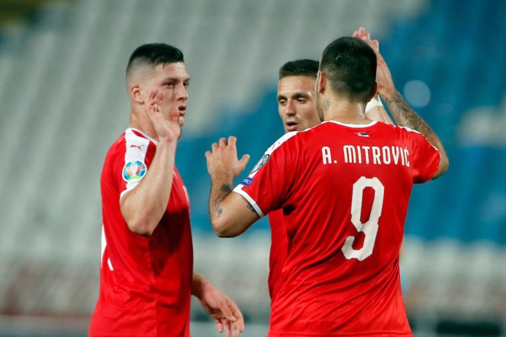 LUKA JE STRAŠAN IGRAČ! Mitrović hoće i ubuduće da igra s Jovićem u tandemu: Fulam određuje za koliko će me prodati!