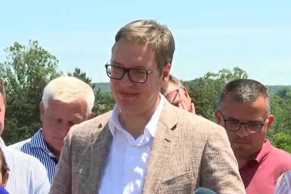 PREDSEDNIK SRBIJE SE OBRATIO GRAĐANIMA: Svi ćemo MAKSIMALNO pomoći i finansijski podržati PREPOROD ZEMLJE