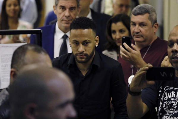 PREŽIVLJAVA PAKAO: Devojka koja je optužila Nejmara za silovanje žrtva nasilnika i pretnji!