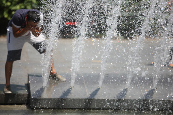 TEMPERATURA ĆE IĆI I DO 50 STEPENI, I TO VEĆ OVOG VIKENDA! Stravično upozorenje meteorologa u SAD