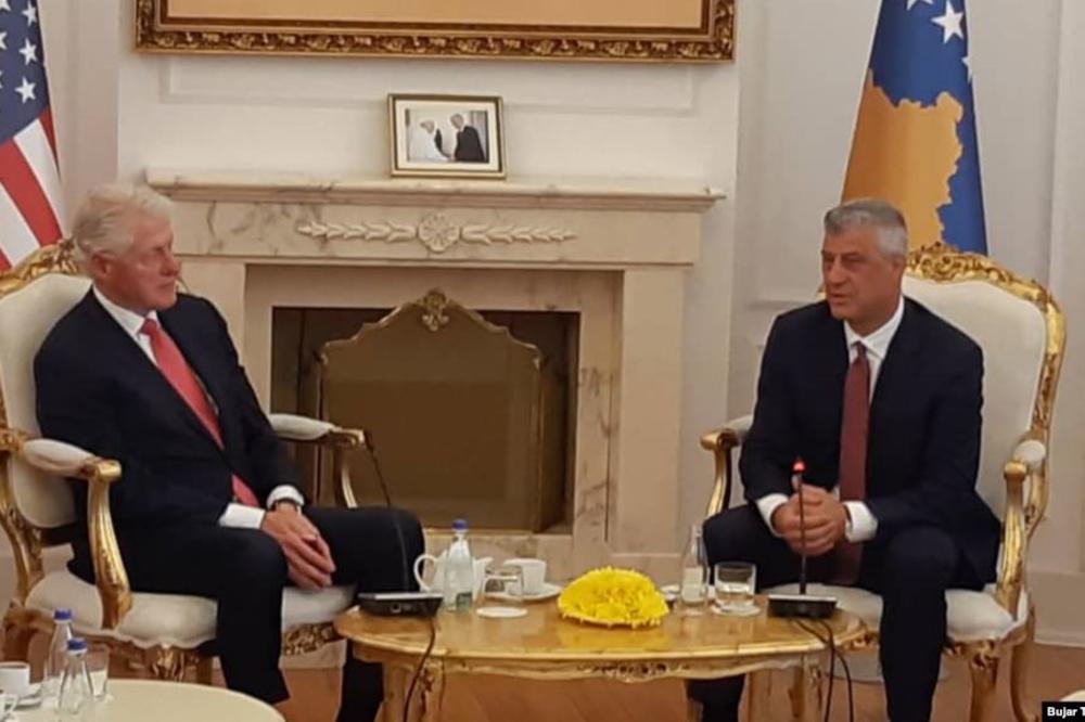 KLINTON JE U PRIŠTINI IZGOVORIO NEŠTO ŠTO MU SRBI NIKAD NEĆE OPROSTITI, A TAČI GA ODLIKOVAO: Ovo je ZASTRAŠUJUĆE!