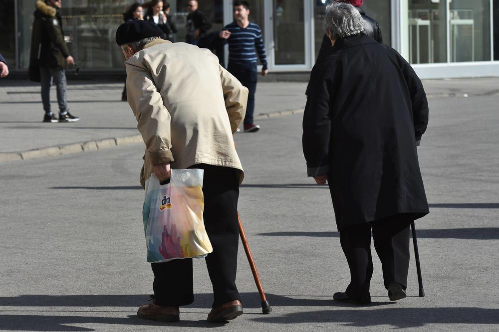 KOLIKO ĆE SE STAROSNA GRANICA ZA PENZIJU POMERATI? Budući penzioneri strepe