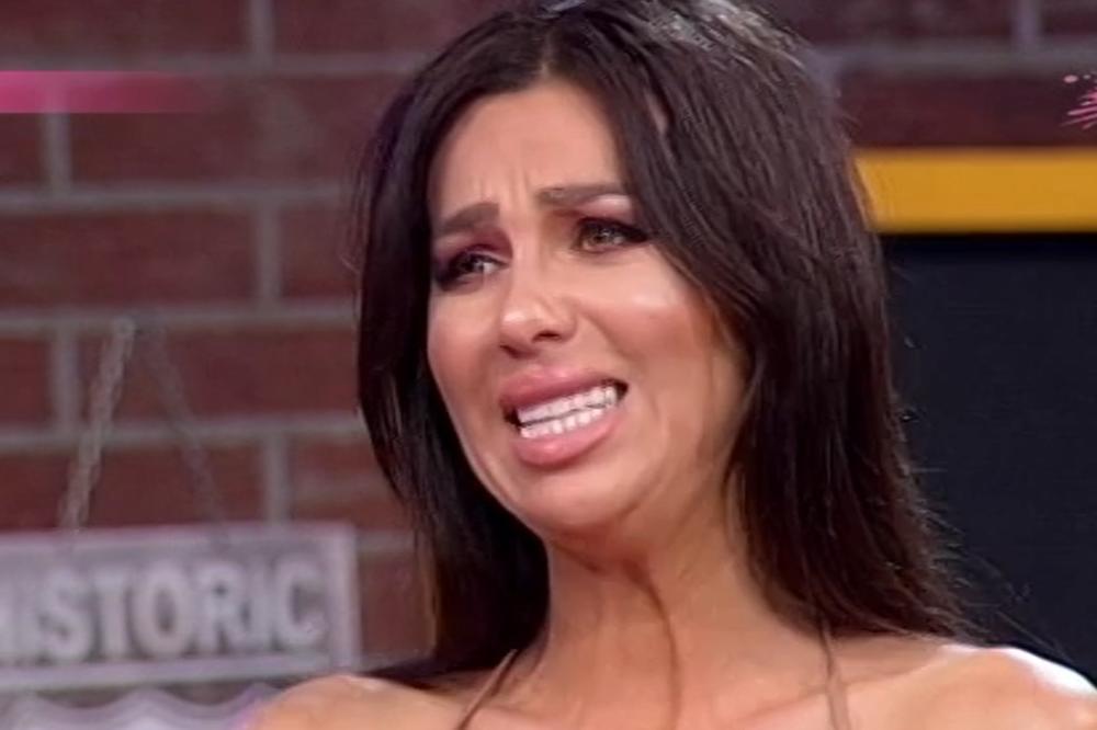 LUDILO NA TELEVIZIJI! Zadrugarke se rvale u čokoladi, STANIJI SVE ISPALO, ona nije PROVALILA pa se smeškala