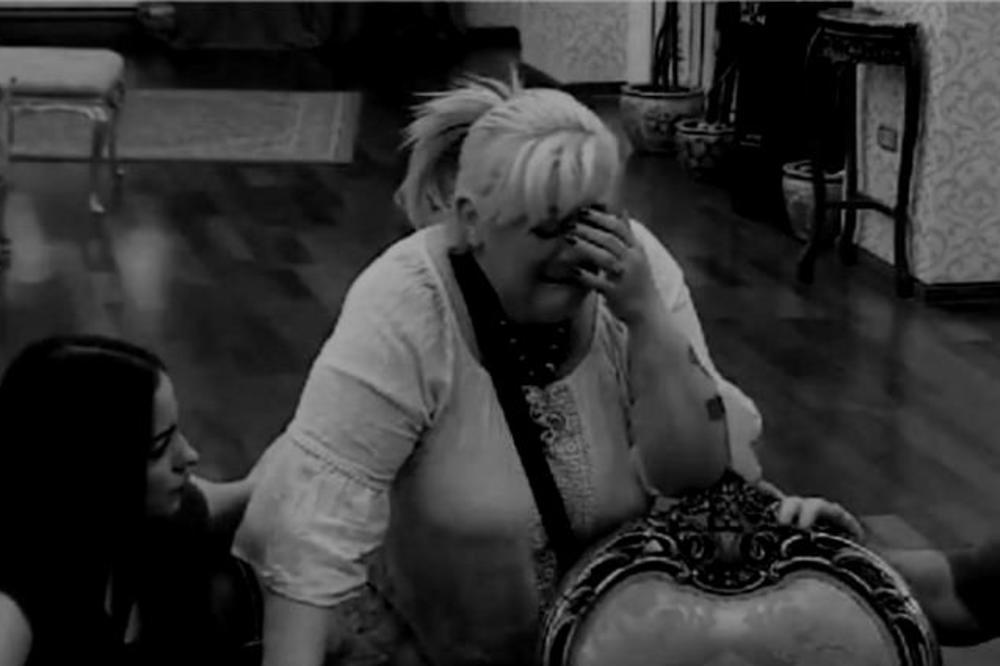 NAŠA PEVAČICA I RIJALITI ZVEZDA OČAJNA ZBOG KORONA VIRUSA! Obavestila svoje fanove o svemu, TUGA NE PRESTAJE!