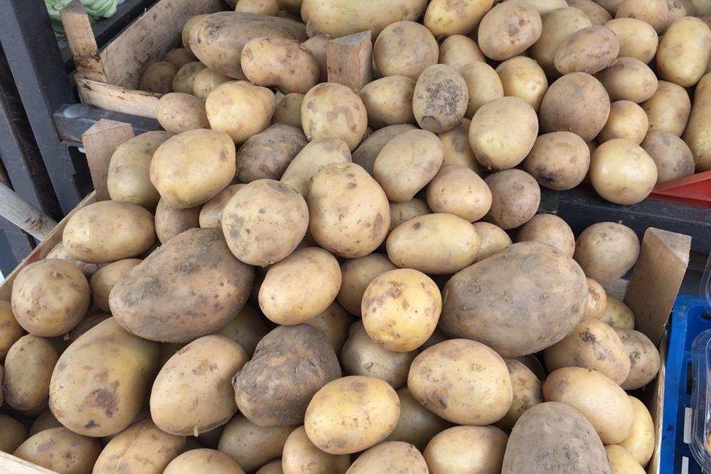 AKO VIDITE OVO NA KROMPIRU, NIKAKO NE SMETE DA GA JEDETE! Posledice po zdravlje mogu biti ozbiljne