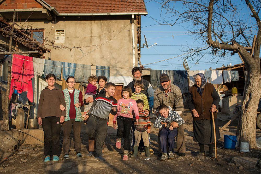 SRPSKI KOŠARKAŠI GRADE KUĆU ZA PORODICU NA KOSOVU: Kešelj i Raduljica pokrenuli veliku humanitarnu misiju!
