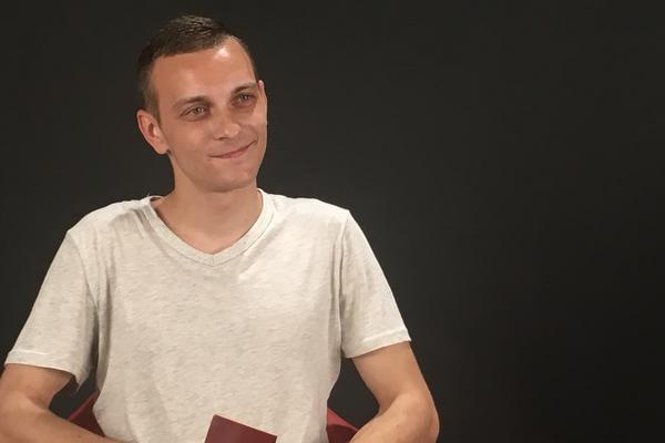 STIVEN SIGAL JE DOBIO VIZU, A JA KAO DA SAM ULJEZ! Aleksej je rođen u Rusiji, a već 20 godina živi u SRPSKOM SELU