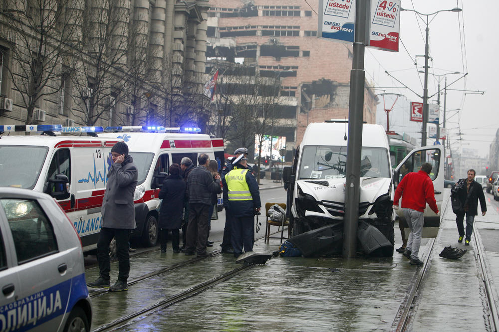 HAVARIJA U USTANIČKOJ! Autobusu OTKAZALE KOČNICE, jedan DETALJ je spasio putnike!