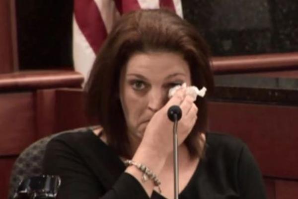 BIVŠI MUŽ JE ZADAVIO NJIHOVIH PETORO DECE: Očajna majka na sudu je ipak molila da mu ne daju SMRTNU KAZNU